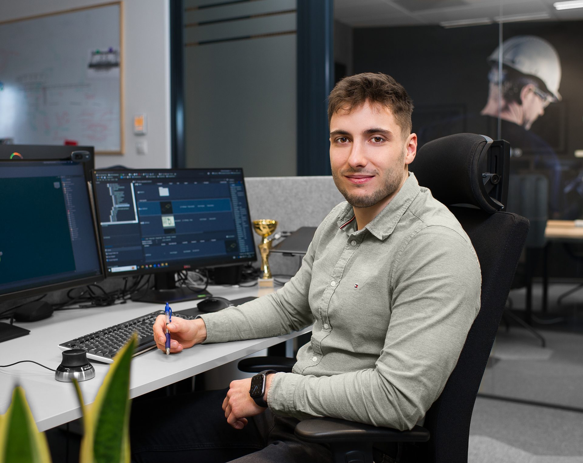 https://izomaxengineering.com/wp-content/uploads/2024/11/011_IK-Gdansk_biuro-tryton_5portretow_fotograf-Karol-Bannach-scaled.jpg
