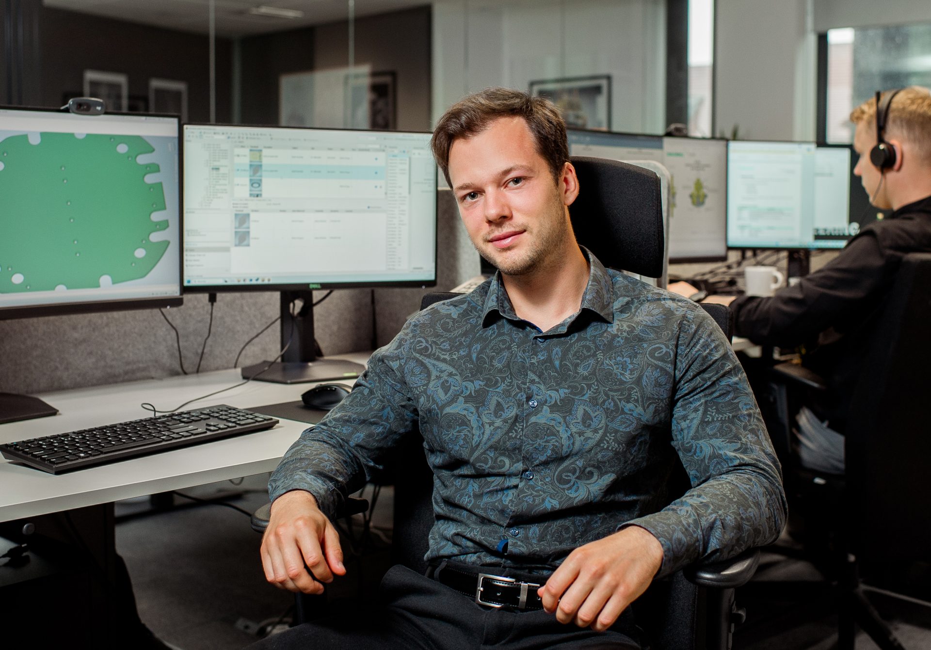 https://izomaxengineering.com/wp-content/uploads/2024/11/031_IK-group_Gdansk_portrety-pracownicze_fotograf-karol-bannach-scaled.jpg